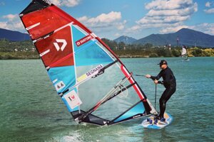 Windsurfing na sučianskom Chorvátsku.