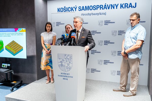 Trnka posiela policajtov do politiky, viní ich z dezinformácií. Trestné oznámenie však nepodal