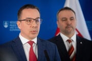 Minister práce, sociálnych vecí a rodiny Erik Tomáš.