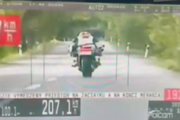 Motorkár na mieste zaplatil pokutu. 