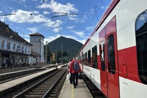 Z vlakových staníc na Liptove znie nový oznam. Nie všetci cestujúci zmeny vítajú