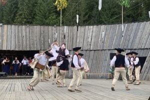 Folkloristi z nižnianskeho Oravanu.