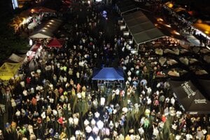 V Lučenci sa vo štvrtok 21. 8. začína 12. ročník Lučenského hodovania - Dní mesta. Foto je z vlaňajšieho podujatia, ktoré zaplnilo námestie.