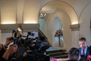 Minister zdravotníctva Kamil Šaško odpovedá na otázky novinárov pred rokovaním vlády.