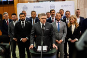 Premiér Robert Fico s členmi vládneho kabinetu.