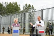 Predsedníčka Európskej komisie Ursula von der Leyenová a poľský premiér Donald Tusk.