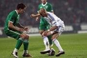 Vladimír Weiss (v bielom). Mal vtedy iba devätnásť. Zápas proti Severnému Írsku v kvalifikácii o postup na MS 2010. 