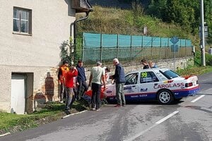 MImo vozovky skončila v Sklabini aj posádka, ktorá ale nie je súčasťou Rally Martin.