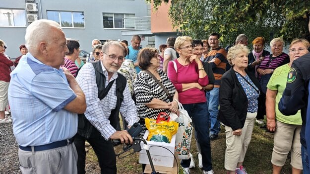 Na spustenie novej sociálnej služby sa tešia seniori a ZŤP.  (zdroj: Pavol Stolárik)
