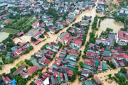 Záplavy spôsobené dažďom po tajfúne Bualoi v Lao Cai vo Vietname.