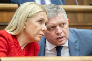 Fico so Sakovou narazili. Stámilióny na energie Brusel nezaplatí, poskladajú sa na ne Slováci