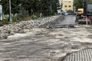 Ulica Makoveckého v Prievidzi prechádza kompletnou rekonštrukciou.