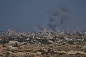 Izrael a Hamas sa dohodli na prvej fáze ukončenia vojny v Pásme Gazy