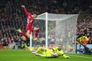 Conor Bradley (vo výskoku) Z FC Liverpool je najväčšou hviezdou Severného Írska.