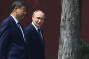 Čínsky prezident Si Ťin-pching a ruský prezident Vladimir Putin.