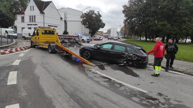 Odtiahnutie auta. (zdroj: trencin.sk)