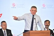 Robert Fico počas príhovoru na pracovnom sneme strany Smer v hoteli Bôrik.