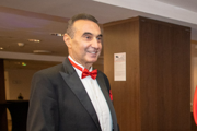 Dekan Liberios Vokorokos kúpu auta obhahuje aj tým, že si na neho fakulta zarobila. 