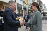 Premiér Robert Fico a predsedníčka vlády Ukrajiny Julija Svyrydenková pred spoločným rokovaním vlád v Košiciach.