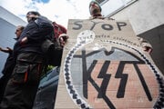 Protest pred valným zhromaždením Klubu slovenských turistov.