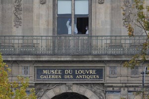 Na lúpež im stačilo pár minút. Ukradnuté šperky z Louvre už nemusia nájsť v pôvodnej podobe