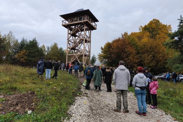 Nová lesná pozorovateľňa v Handlovej.