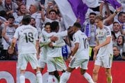 Jude Bellingham oslavuje gól v sieti FC Barcelona.