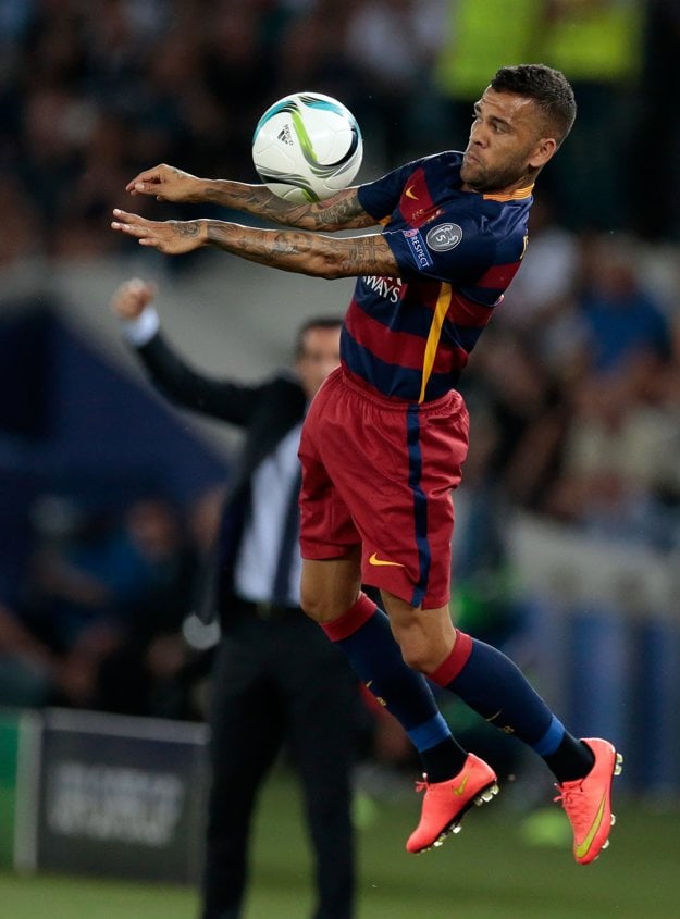 Dani Alves už v budúcej sezóne v FC Barcelona nebude.