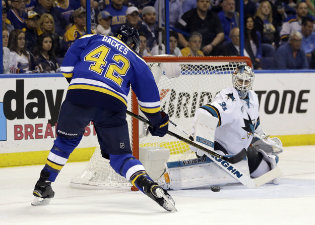 David Backes (s číslom 42) strávil v drese St. Louis Blues celú svoju doterajšiu kariéru.