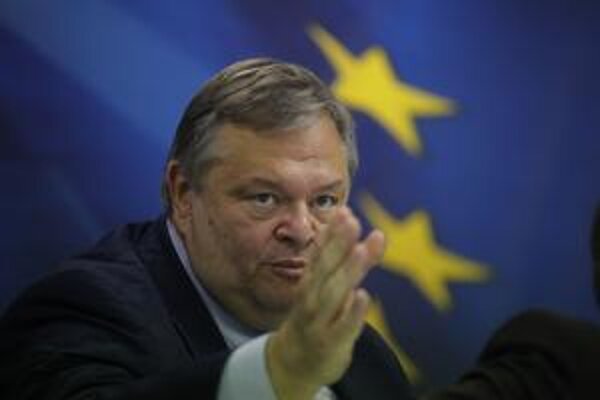 Grécky minister financií Evangelos Venizelos neočakáva, že grécka ekonomika začne v budúcom roku rásť.  Problém je, že verejný dlh Grécka je asi 350 miliárd eur.