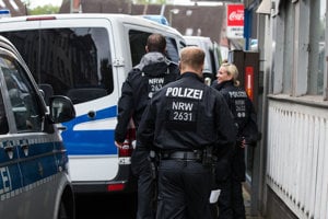 Nemecká polícia vykonala viacero razií. 