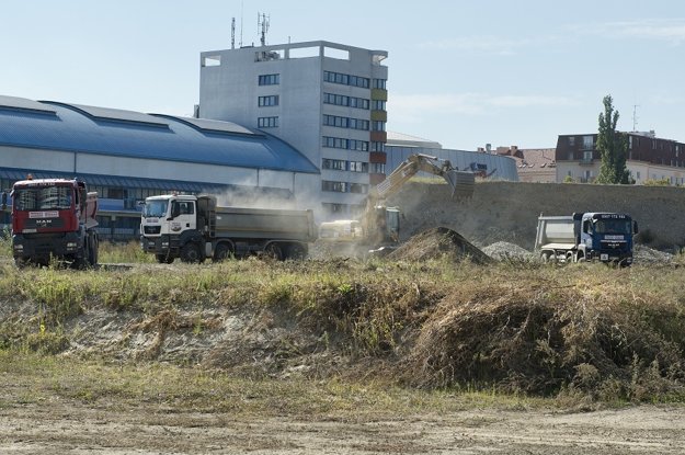 Výstavba Národného futbalového štadióna začala.