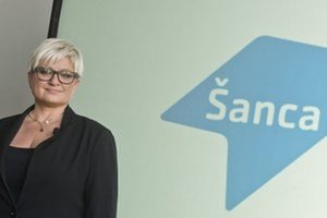 Predsedníčkou strany Šanca je Eva Babitzová.
