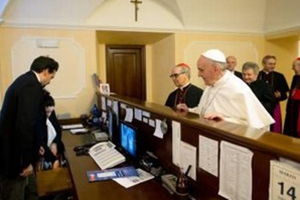 Pápež František platí účet za hotel Domus Internationalis Paulus VI.
