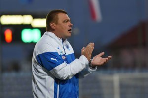 Tréner Slovenska Milan Malatinský počas prípravného medzištátneho zápasu Slovensko U19 -  Anglicko U19.