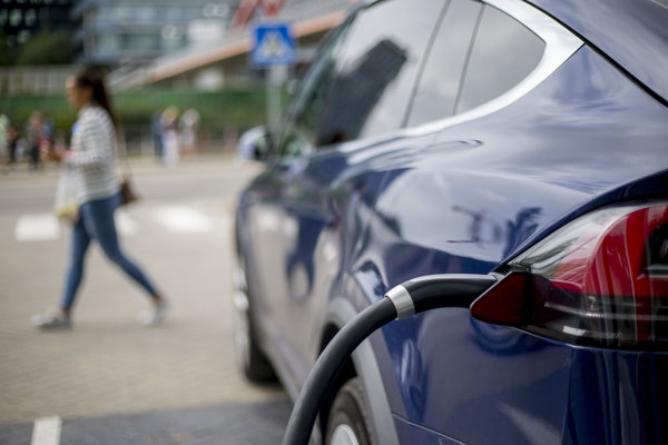 Ministerstvo hospodárstva pokračuje v podpore nákupu elektromobilov