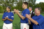 Mikuláš Dzurinda (predseda SDK a SDKÚ), Robert Fico (predseda Smeru, predtým podpredseda SDĽ) a Jozef Migaš (predseda SDĽ) v roku 2001