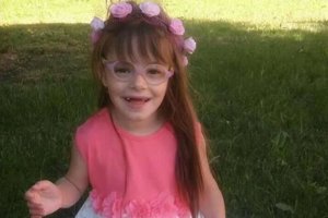 Dominika Parobeková sa narodila predčasne. Vážila 620 gramov. Vážnych diagnóz má plný záznam. Napriek tomu statočne bojuje.