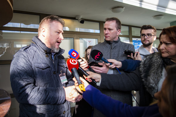K protestnej stanovačke pred pôdohospodárskou agentúrou sa pridajú ďalší farmári
