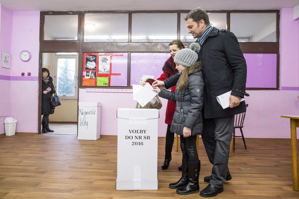 Šéf OĽaNO Igor Matovič volil v rodnej Trnave spolu s rodinou.