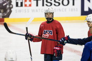 Jack Hughes na tréningu reprezentácie USA.