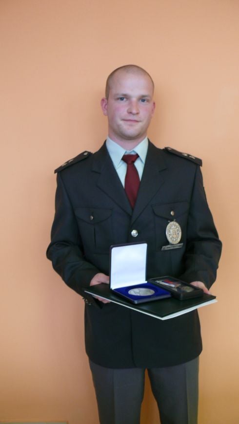 policajt1.jpg