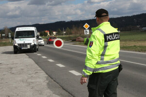 Policajti zadržali na cestách ďalších vodičov pod vplyvom alkoholu. 