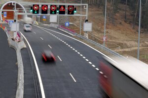 Úsek diaľnice D1 spájajúci Mengusovce a Jánovce vrátane tunela Bôrik.