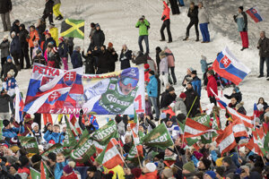 Slovenskí fanúšikovia vo Flachau.