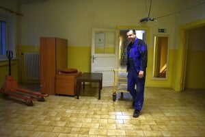 Domov sociálnych služieb v Dubnici nad Váhom museli vysťahovať. Čaká ho rozsiahla rekonštrukcia. 