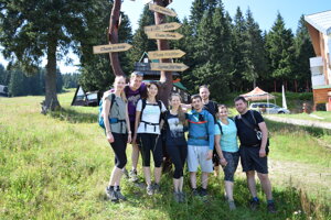 Partia mladých turistov od Brna. Tiež ich zlákala ferrata. 