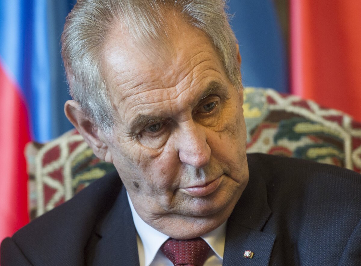 Zeman Refused To Wear Curtains And Warned Against Panic