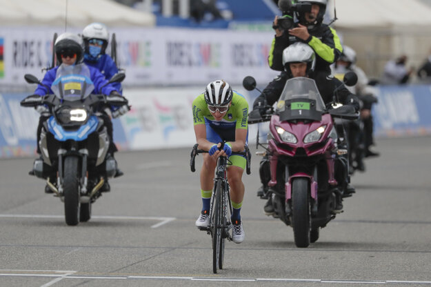 Tadej Pogačar na trati MS v cyklistike 2020.