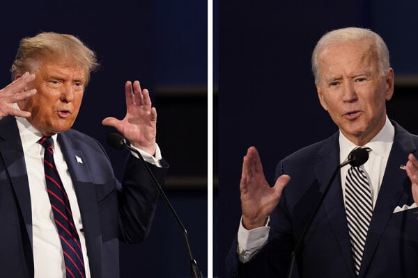 Úradujúci americký prezident Donald Trump (vľavo) a bývalý viceprezident Joe Biden počas prvej prezidentskej debaty 29. septembra 2020 v Clevelande.